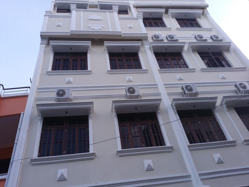 Legenda Beril Hostel Makassar Exterior photo